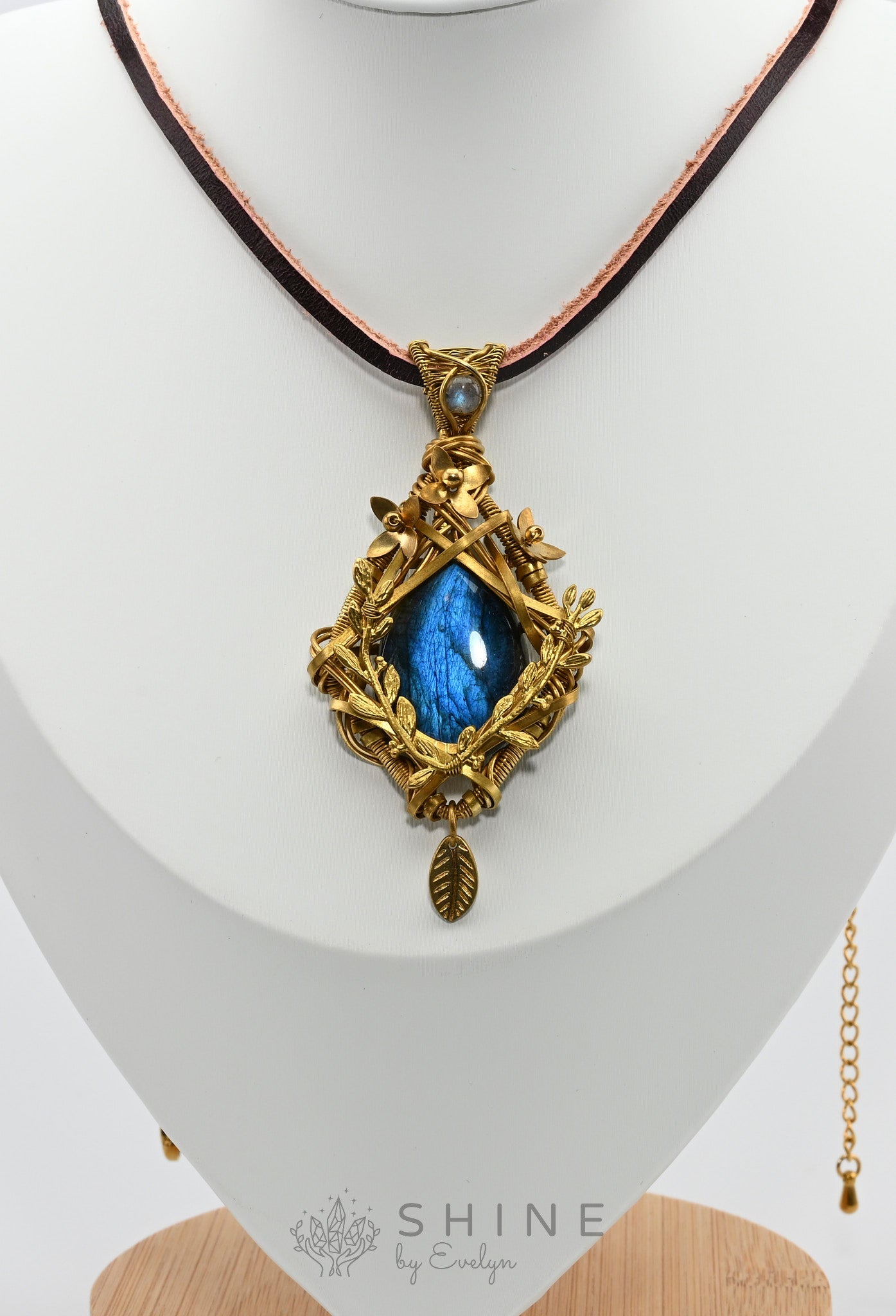 Copper Wraped Labradorite Handmade Pendant Necklace With Leather Cord - Shine by Evelyn - C1741